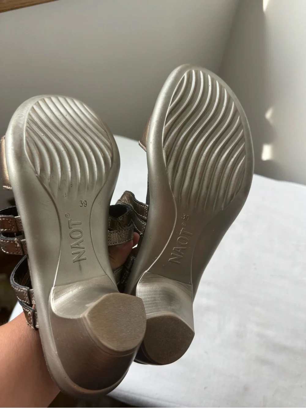 Naot Metallic Bronze Leather Comfort Sandals Size 39 USA 8.5-9